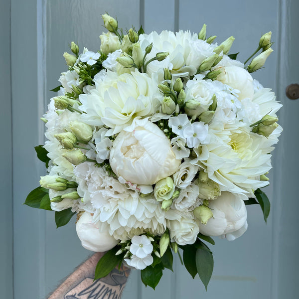 White and Cream Classic Bouquet
