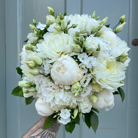 White and Cream Classic Bouquet
